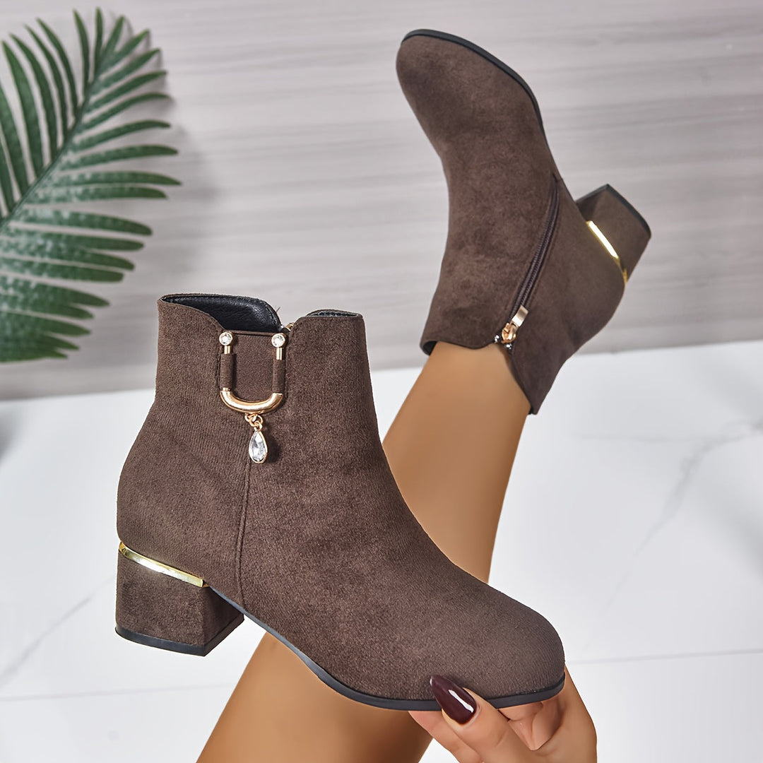 Darcie | Women&
