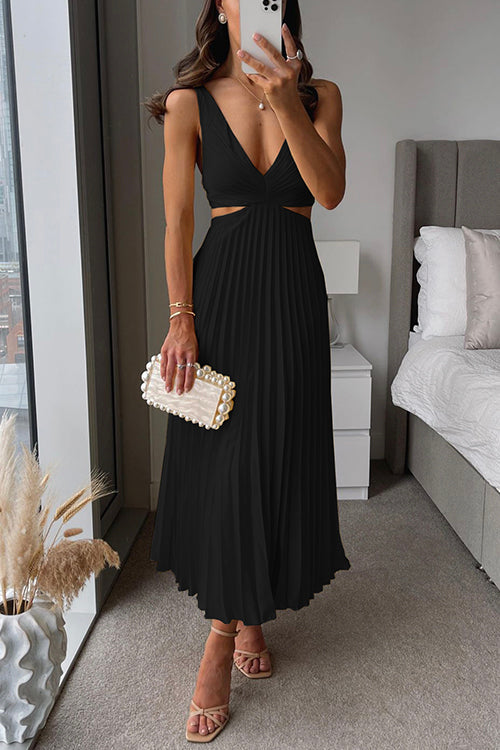 Lysandra | Women's Pleated V-Neck Maxi Dress - Image 2