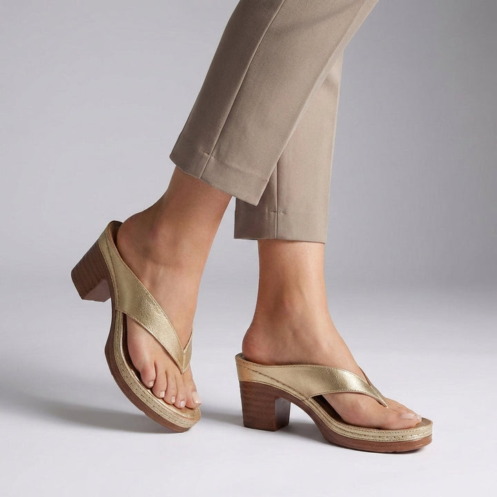 Thessaly

Wait, | Women&